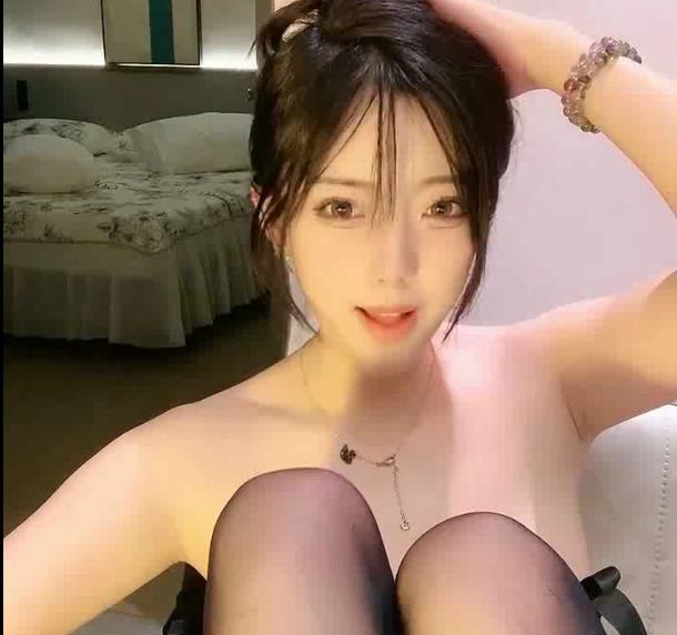 颜值爆表极品女神（YOSHIKI）私拍佳作