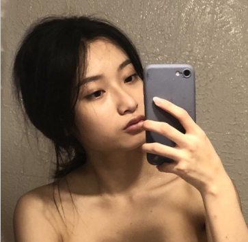 《湾岛情侣泄密》邻家小妹被渣男骗财又骗色