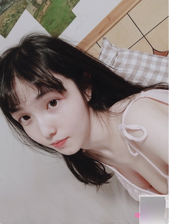 p站越南女神《EricaHand》完具浮力视频