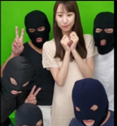 六六社出品参加过选美大赛的高个美女为了当女演员竟然被15人潜规则+[3V-2.5G]