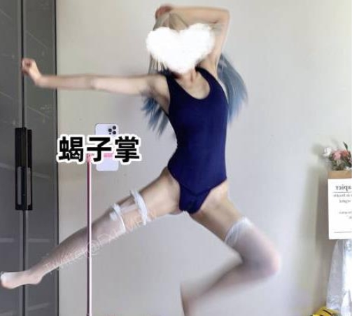 《抖音风潮，最新BGM变装L舞合集，让你瞬间成为舞台焦点！》