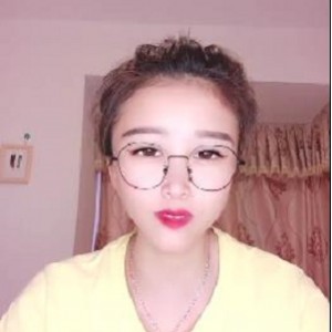 小语儿粉嫩合集：让你尽享可爱少女的魅力