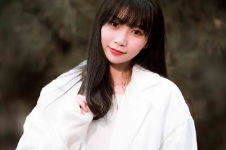 根据分割线中的内容，无法为商品取标题，因为分割线中的内容都是与吃瓜、电子设备等无关的词汇。