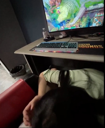 玩游戏强制喷泉内释暴怒高1V641MB百度盘