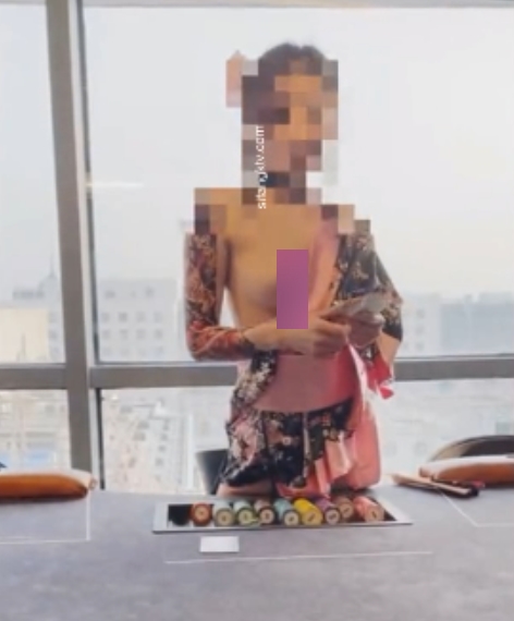 互动指教天花板BM大官人最强私拍花样指教激C三人游展示互动飞镖擦B26V+1.54G百度盘