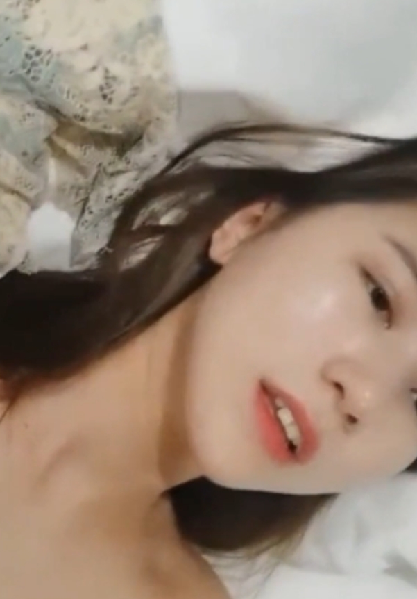 《2023年8月自行打包自拍精彩合集，5+3.21G，百度盘限时特惠！》