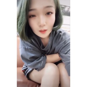 震撼来袭！抖音女主播最爱！12V超大电压，1.92G超大容量，网红必备！点击即可免费下载！