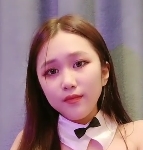 高颜值美女使用道具放飞自我，表情丰富，尽情享受，1V视频，容量2.73GB，可通过百度盘下载。