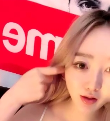 超粉mei+xue网红女神的内裤揉搓某处特写视频