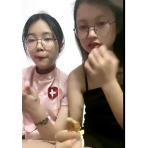 00后女孩舌吻肥猪男，糟蹋自拍直播新平台观看