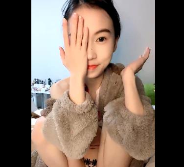 推特清纯女神-生椰拿铁：5V2.9G惊喜作品