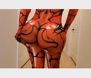 CrystalLust自拍视频：逆天身材，蜜桃臀，8V-3.2G时长