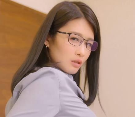 新传媒资源出品，时长54分，广告暴雷被骗，纯爱老师，客户至上女销售，妻子口B下载观看：故事的魅力