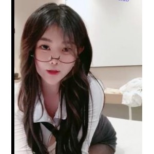 眼镜萌妹夹子音娃娃：曲线完美超级S近镜头N子L，下载观看