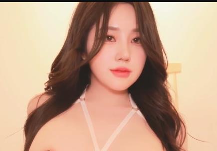 精彩SOLO表演Jinricp女主特写镜头，21V高清画质，4.88G视频大小，S舞G奶全展示下载观看