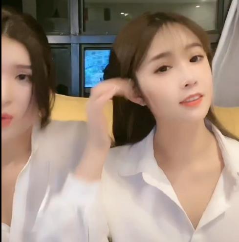 疯狂抖音美女主播小雅大实话2，更新视频作品吸引网友关注