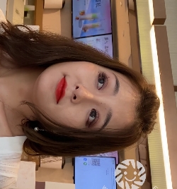 性感美女穿吊带包臀裙和高跟鞋展示翘臀的视频（百度云）