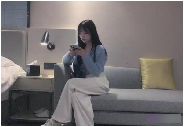 超人气网红兰兰鹿鹿的绝版合集正片