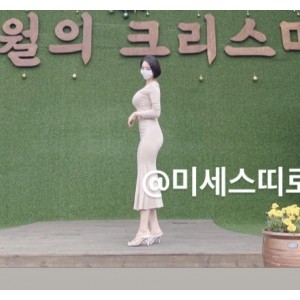 独家大罩杯妻子Onlyfans福利合集，团建展示服装自购，2021.12，8.08G，5分56分15秒