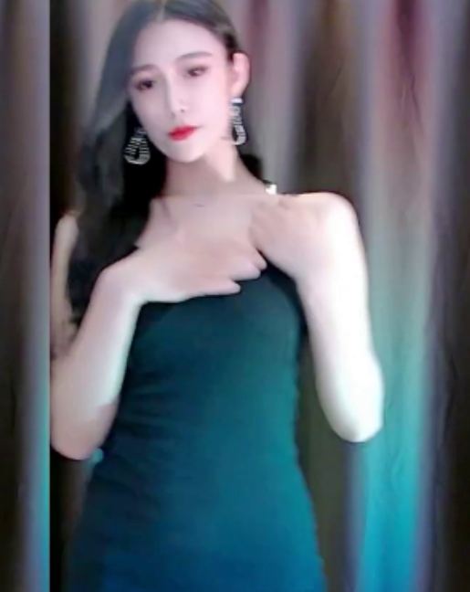 虎牙长腿兮兮：热舞福利，按需下载百度115