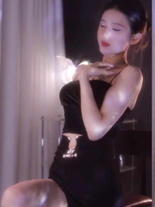 千雅虎牙女主播十一月热舞小合集，10V+1.4G，百度盘