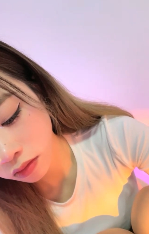 橘子果粒：御姐骚舌口水奇怪玩具狂震，自录超甜画质9.20GB视频