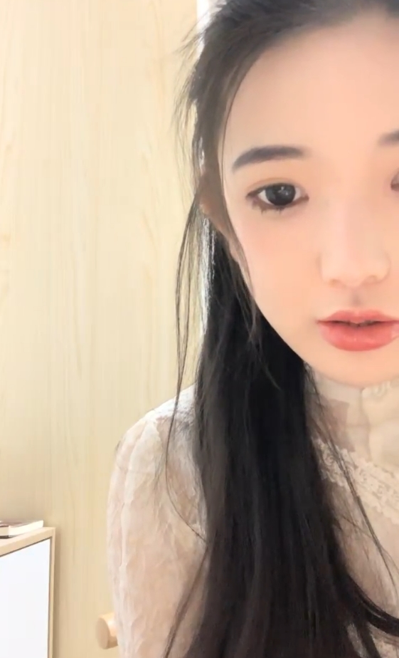 清纯大二妹妹宿舍直播50.4g视频惊艳登场