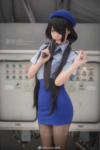 Momoko葵葵：二次元模特的性感私人照片合集，50万粉丝热爱，摄影鸽鸽金主必看，动漫coser才艺全系列