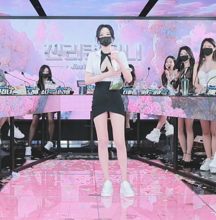 jinricp韩国女团脱衣热舞直播秀第5弹：2v+6.36g文件百度盘分享，解压方式揭秘！