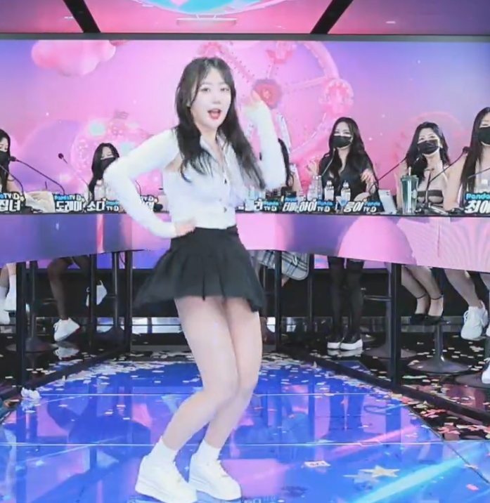 jinricp韩国女团脱衣热舞直播秀第5弹：2v+6.36g文件百度盘分享，解压方式揭秘！