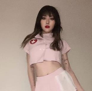 抖音达人EunHa自拍视频大放送，时长长达17分钟，粉丝圈粉不止！赵梓婷身材火爆，评论区热议，快来下载观看吧！