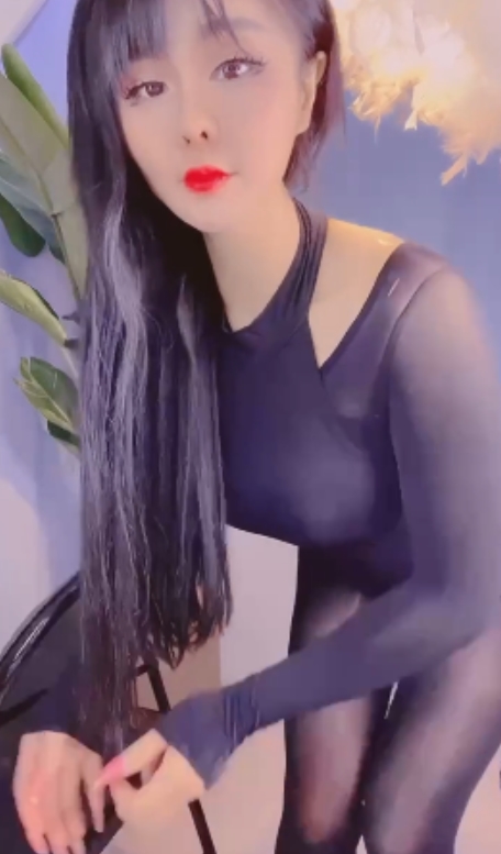 露露甜笑女神年度大合集：128V视频13.7G，百度云等你来