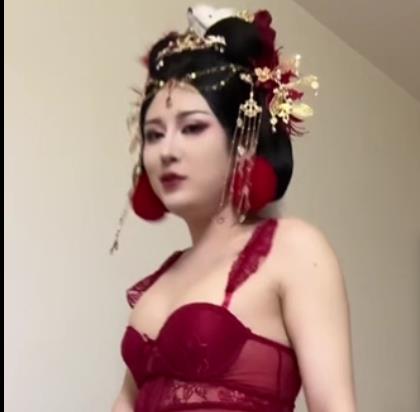 TS安然（1V352M）：修后院下水道猥琐大神表情