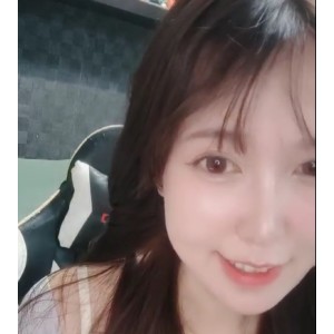 嫩嫩小美女于利诱惑自娱自乐2V3.48G百...视频