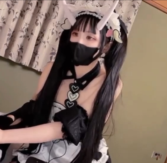 青春活力花季美少女大神鸡教练Cosplay约会影片，碧蓝航线女仆ver，指挥官必备