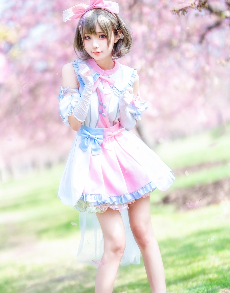 根据提供的内容，为该商品取一个花柒Hana8套合集，视频总量105P，大小1.27G，包含多款角色形象