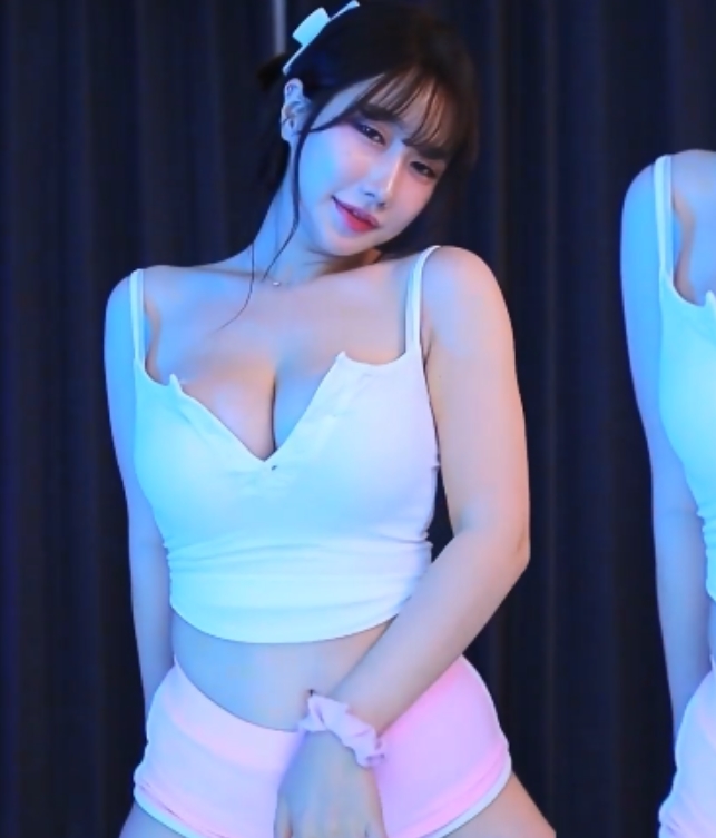 五一福利韩国大罩杯女主播蕾颖月热舞小合集[9v+1.7g][百度盘]