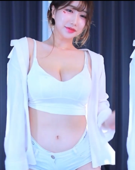 五一福利韩国大罩杯女主播蕾颖月热舞小合集[9v+1.7g][百度盘]