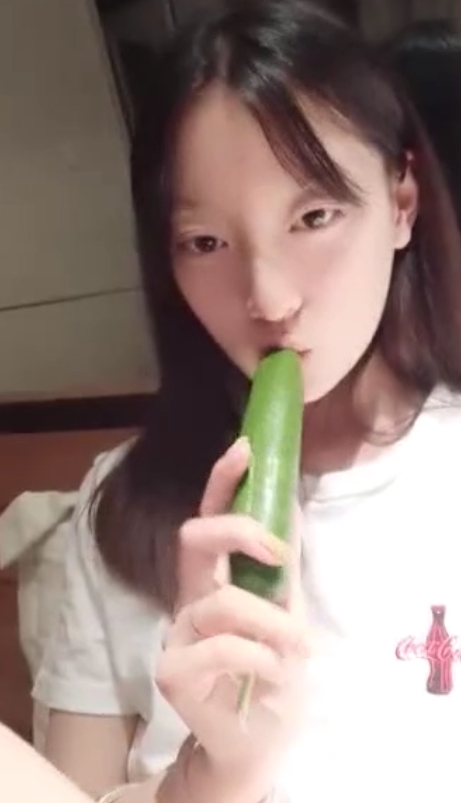 莉哥76v47.1g视频合集，80个视频，百度搜索单下115sha1