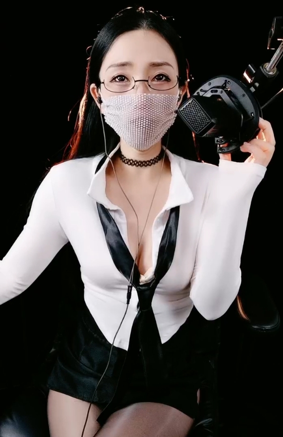 小美：百媚暖暖、粗口骚麦、吃瓜小故事，收藏量惊人，10v20g，百度、ED2K热门推荐