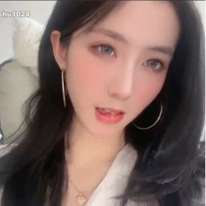 花椒鱼鱼不甜合集：176大长腿，15V一小时版，热舞洗澡放飞自我
