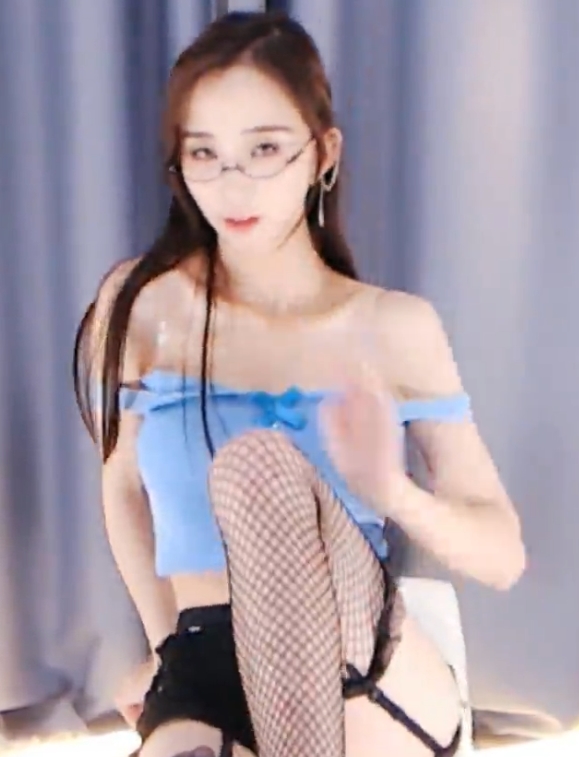 斗鱼福利大放送！何菱、小熙米、辰辰芊合集，160V14G，精彩不容错过！