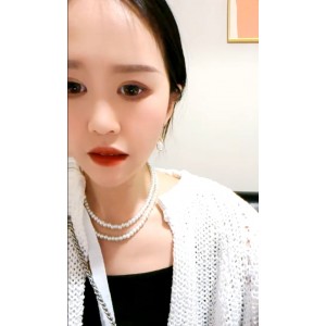 断攀升，成为了众多粉丝追捧的对象。乌苏儿的勇敢和决心在户外挑战中展现无遗，被赞誉为厕所战神和小性感。她的外貌清新自然，视频内容丰富多样，大小视频共38个，总时长达16.4G。乌苏儿的魅力无法抗拒，她或许将在未来的6G时代有更大的发展空间。