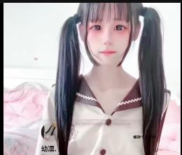 元素都让小雯宝宝的视频更加吸引人，让人忍不住想要一睹她的风采。综合来看，小雯宝宝的自拍和视频内容丰富多彩，不仅展现了她的美丽和魅力，还给粉丝带来了不少欢乐和福利。想要一睹她的风采，就赶紧点击观看吧！