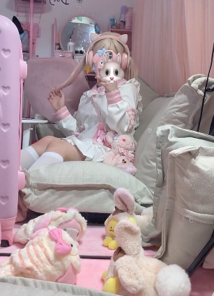 推特高颜值妹子小奥喵完美身材视频集，舍不得错过！