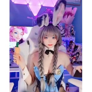 “佳佳的200万粉丝：5.8G福利视频引爆热潮”
