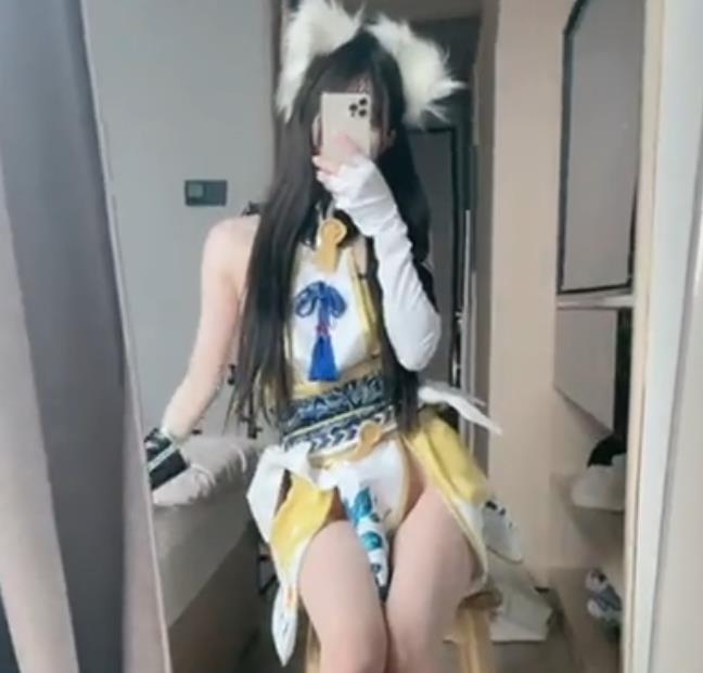 推特超嫩女神anbaby私拍合集58V801M，身材曲线完美