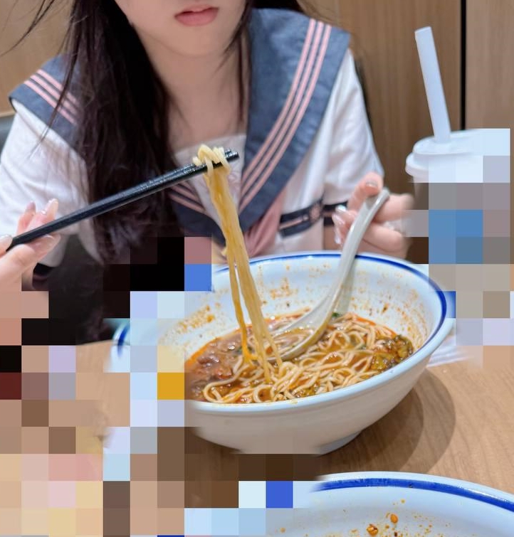 户外互动海角小表妹最新合集10V1.59G，精彩互动