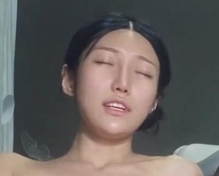 虎牙主播冯可桔超清自拍合集1V500M，珍贵原版全程露脸