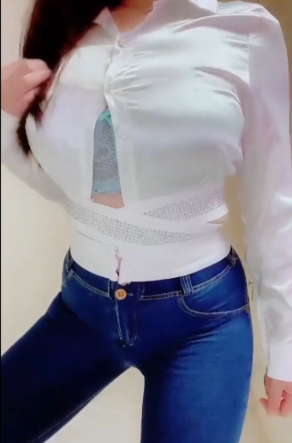 网红快手安妮朵朵定制视频合集6V366MB，情绪内衣与卫生巾，百度盘双层压缩